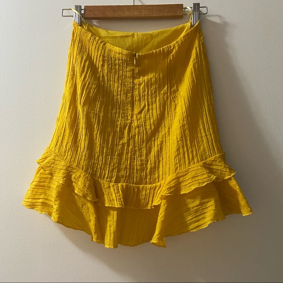 Open for pics! Two Piece Yellow linen tank+skirt - Picture 6 of 6